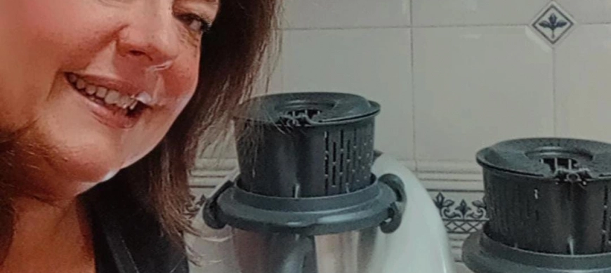 Salsa a la mostaza. Doblando cantidades en la mitad de tiempo con Thermomix+Friend