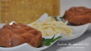 Carne o dulce de membrillo con azúcar moreno